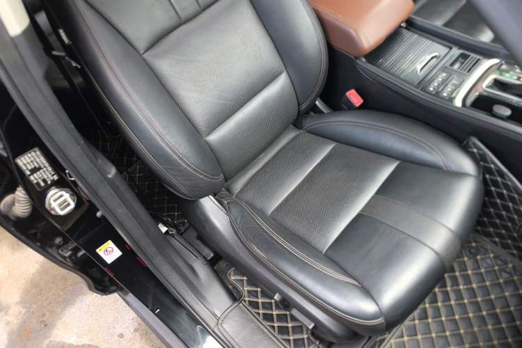 Used GAC Trumpchi GS8 2017 320T Two-Wheel Drive Luxury Smart Connectivity Version (7 Seats)
