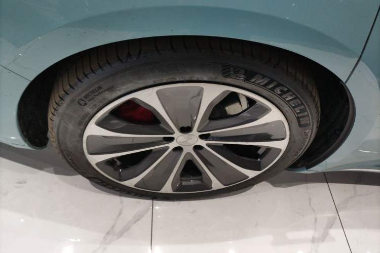 Used Hima Luxeed S7 2025 785 km Ultra