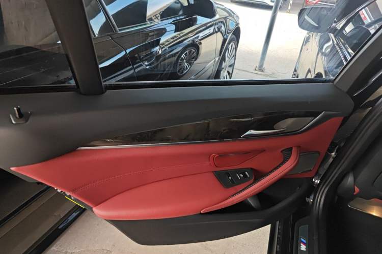 Used BMW 5 Series 2018 530Li Leading Model M Sport Package
