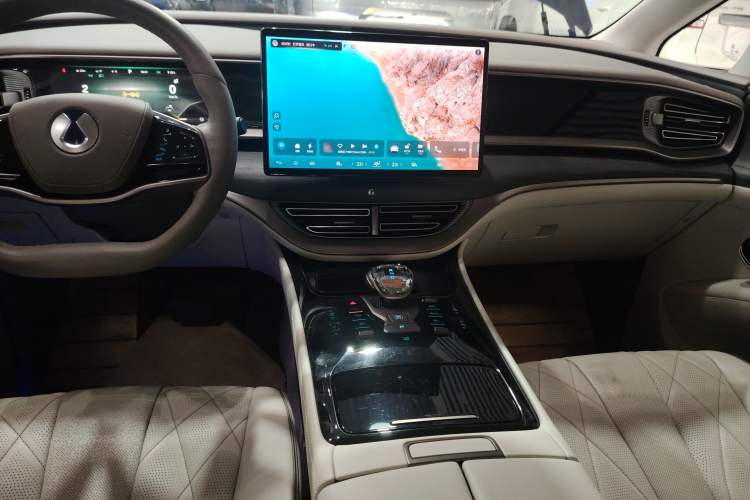 Used Denza D9 2022 DM-i 970 Four-Wheel Drive Flagship Model
