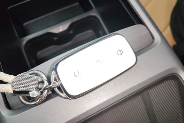 Used  L6 2024 125km PLUS Dragon Edition
