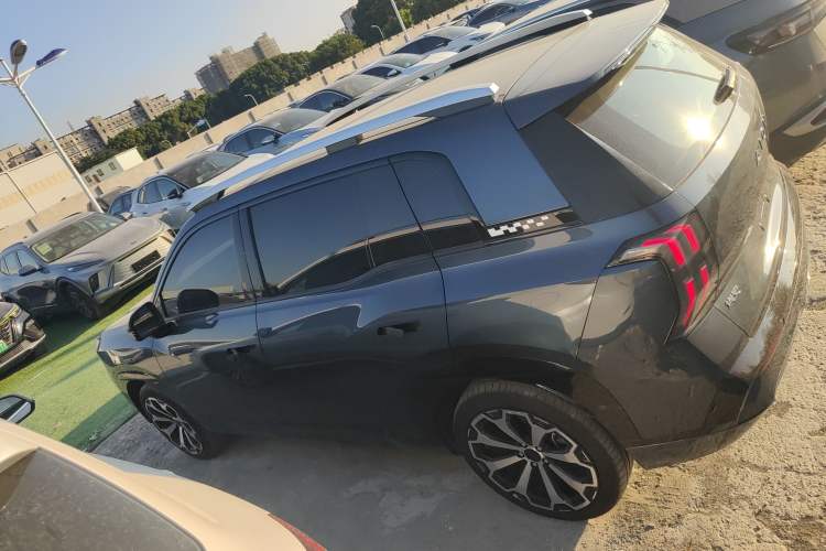 Used AION V 2024 Aion Tyrannosaurus 650 Smart Luxury Edition
