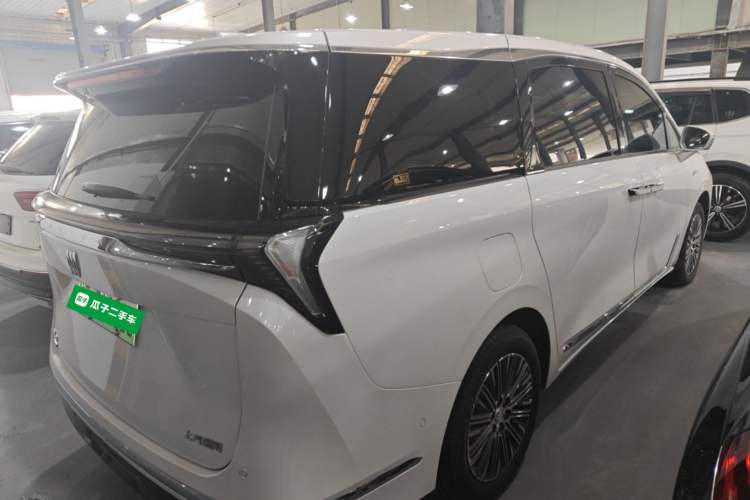 Used Buick GL8 New Energy 2024 Lu Zun Luxury Edition 7-Seater
