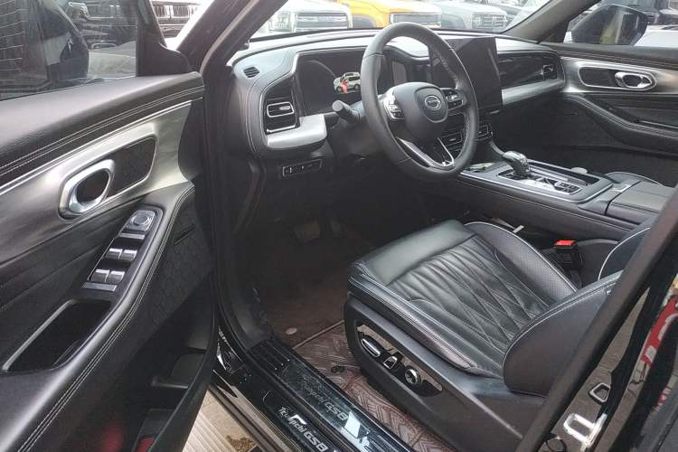 Used GAC Trumpchi GS8 2022 Linghang Series 2.0 TGDI Two-Wheel-Drive Luxury Smart Connectivity Version (7 Seats)