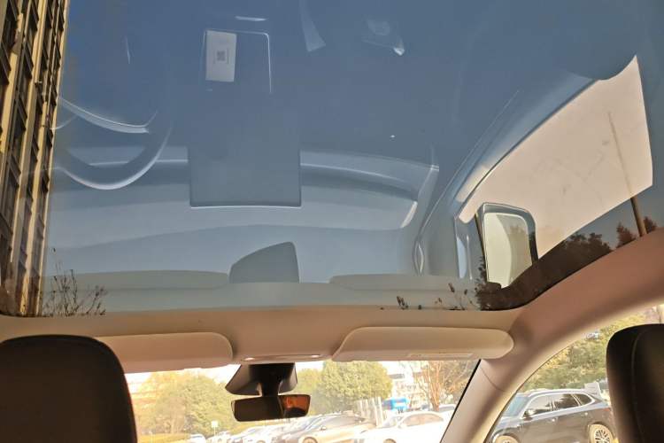 Used Tesla Model Y 2025 Rear-Wheel-Drive Version
