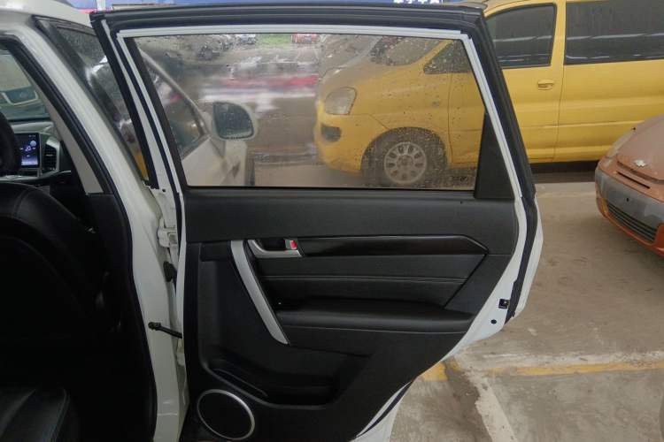 Used Chevrolet Captiva 2014 2.4L Two-Wheel Drive Urban Version 7 Seats