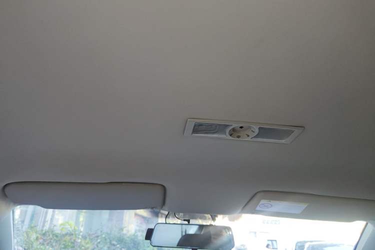 Used Volkswagen Lavida 2015 1.6L Manual Fashion Edition
