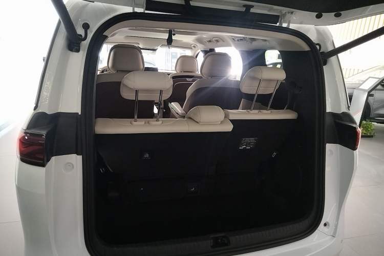 Used BYD Xia 2025 DM-i 1.5T 180km Beyond Edition
