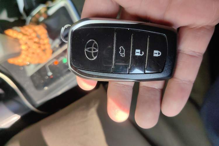 Used Toyota Highlander 2018 2.0T Four-Wheel Drive Prestige Version 7 Seats China V Emission Standard
