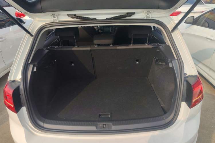 Used Volkswagen Golf 2016 1.6L Automatic Comfort Model
