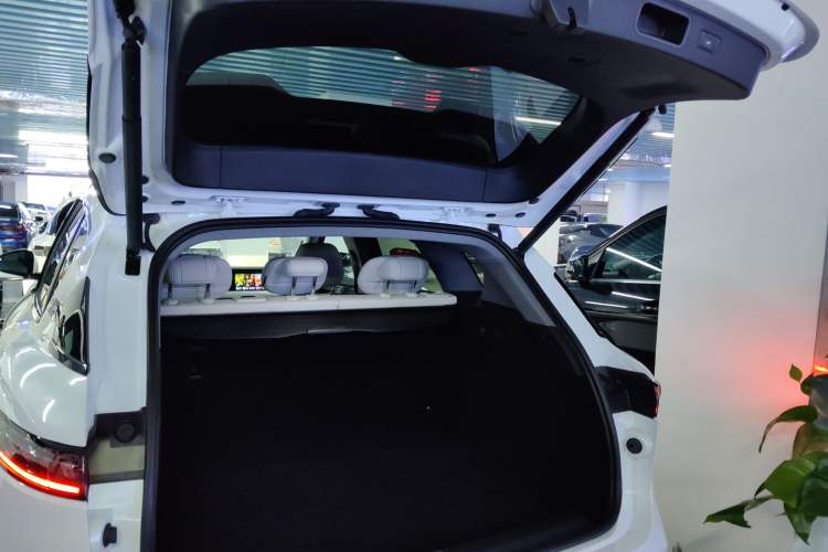 Used VOYAH FREE 2025 318 318 km Rear-Drive Touring Edition
