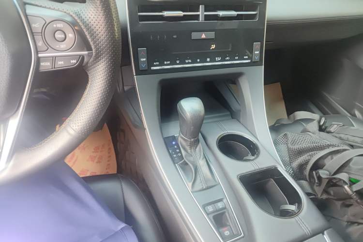 Used Toyota Avalon 2019 2.0L Ambition Edition China VI
