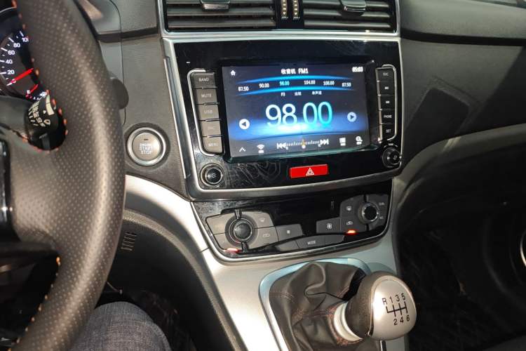 Used Haval M6 2019 1.5T Manual Two-Wheel Drive Elite Version China VI Standard