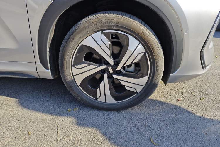 Used  E5 2024 530km Starship Edition
