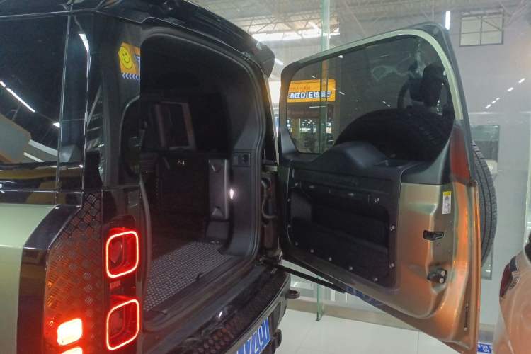 Used Land Rover Defender 2023 Facelift 110 3.0T P400 X-DYNAMIC HSE