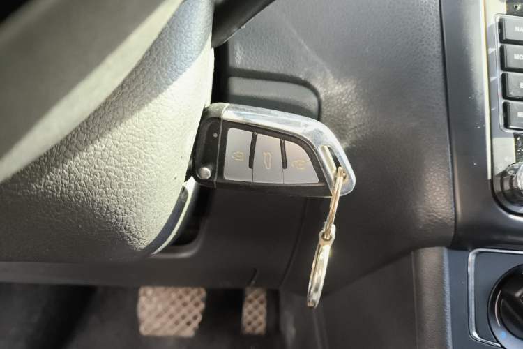 Used Volkswagen Polo 2016 1.6L Automatic Comfort Model