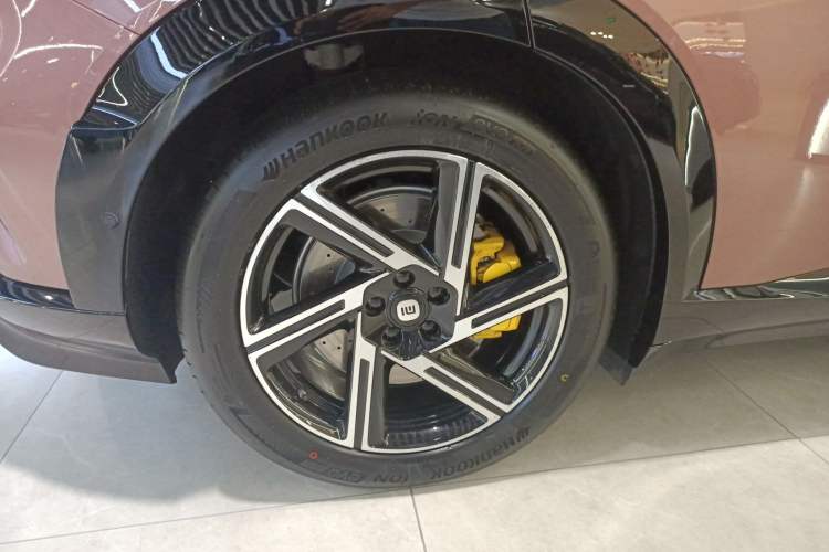 Used  YU7 2025 Ultra-Long Range High-Performance All-Wheel-Drive Max Edition
