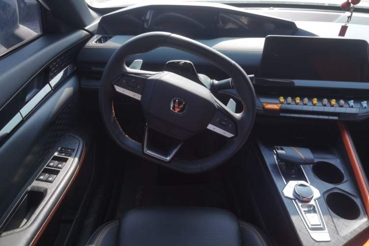 Used Changan UNI-V 2022 1.5T Prestige Version
