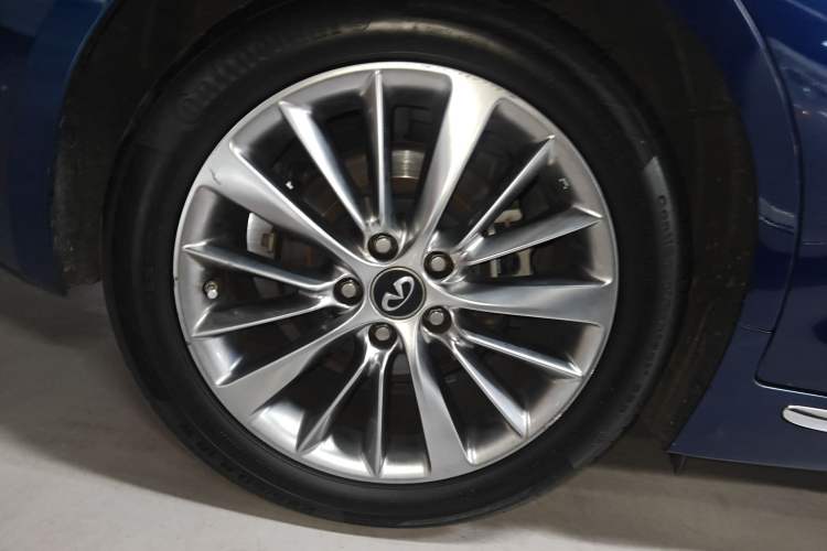 Used Infiniti Q50L 2018 2.0T Enjoyment Version China VI Standard
