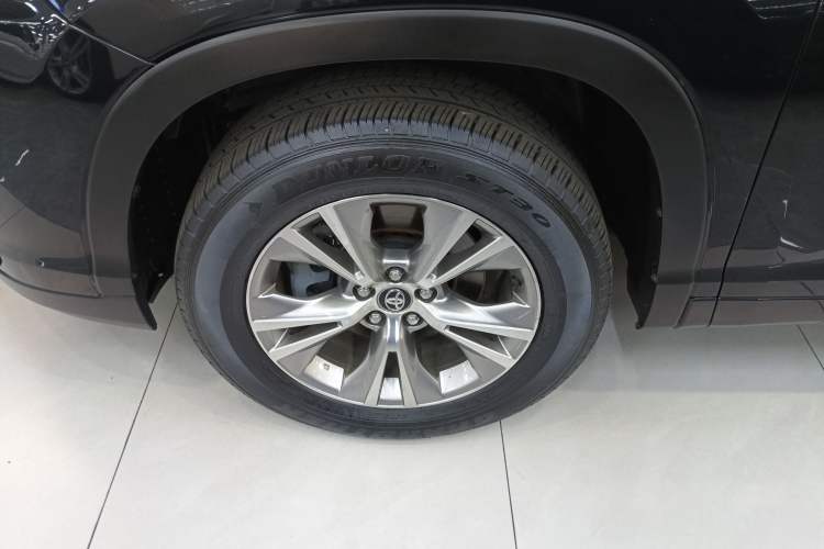 Used Toyota Highlander 2018 2.0T Two-Wheel Drive Elite Edition 5 Seats Emission Standard China V