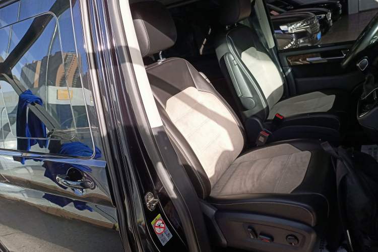 Used Volkswagen Multivan 2018 2.0 TSI Four-Wheel Drive Comfort Edition 7-Seater
