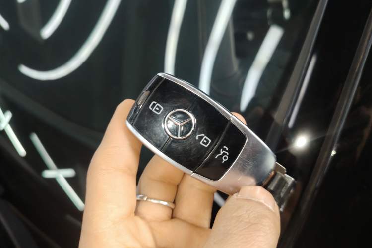 Used Mercedes-Benz E-Class New Energy 2022 E 350 e L Plug-in Hybrid Sports Sedan