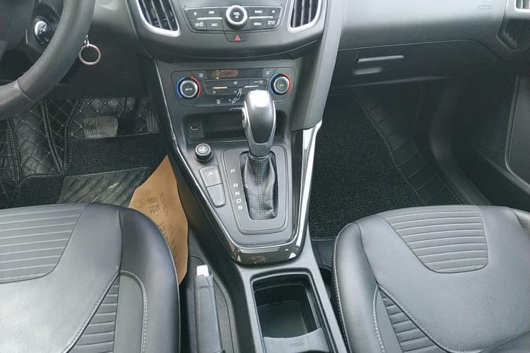 Used Ford Focus 2015 Hatchback EcoBoost 125 Automatic Supreme Style Edition