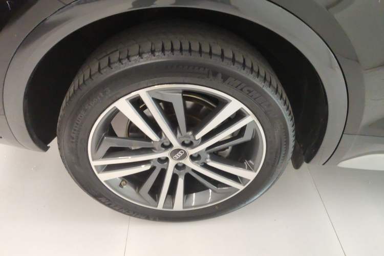 Used Audi Q5L 2022 40T Fashionable and Elegant Model
