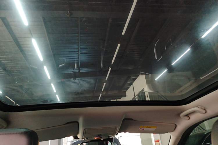 Used Land Rover Discovery Sport 2019 240 PS SE Version China VI Standard
