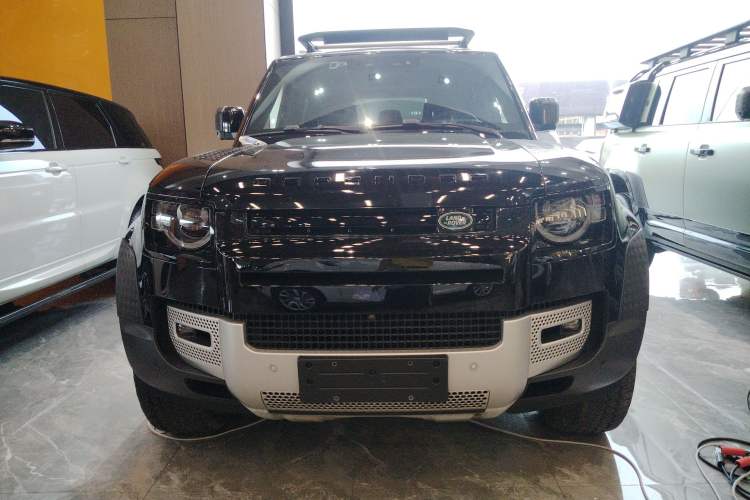 Used Land Rover Defender 2023 Facelift 110 3.0T P400 Dark Edition
