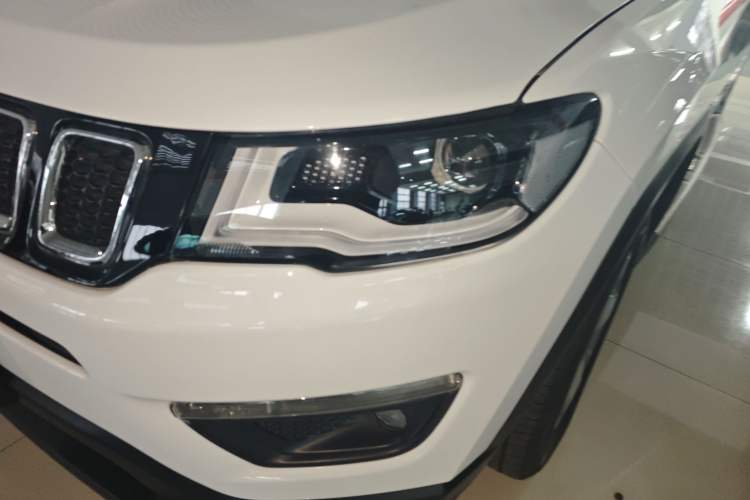 Used  Compass 2017 200T Automatic Enjoyment Version
