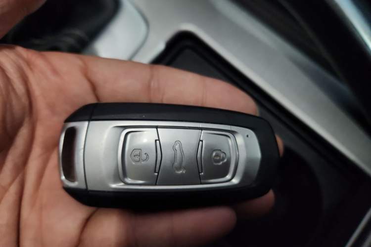 Used Geely Auto Emgrand X7 Sport 2016 2.0L Manual ZhiShang Version