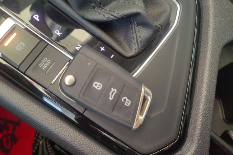 Used Volkswagen Tiguan L 2023 330TSI Automatic Two-Wheel Drive R-Line Flagship Edition
