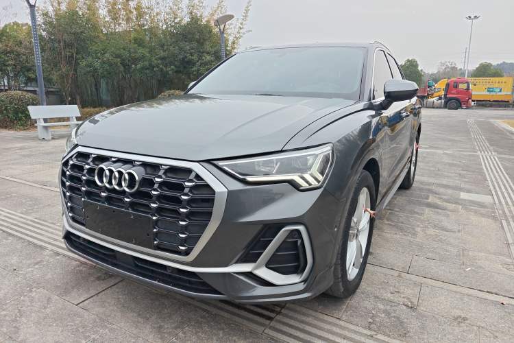 Used Audi Q3 2021 40 TFSI Fashion Dynamic Model
