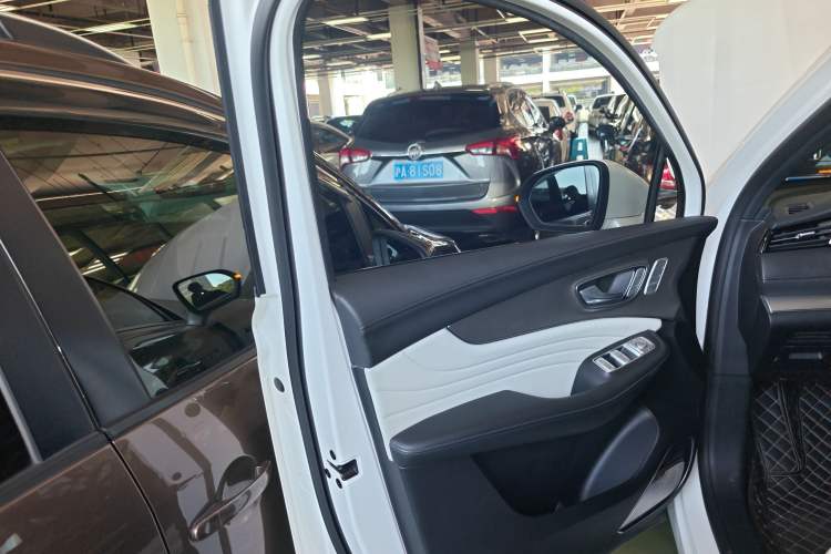 Used Roewe RX5 MAX 2019 400TGI Automatic All-Wheel Drive Smart Cabin Supreme Edition
