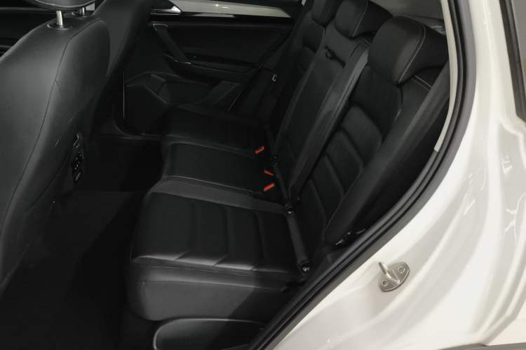 Used Volkswagen Tayron 2020 330TSI Two-Wheel Drive Luxury Smart Connectivity Version