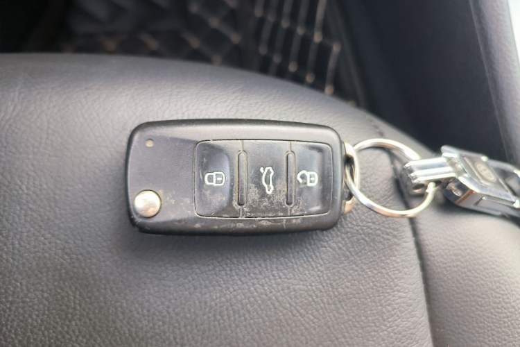 Used Volkswagen Bora 2016 1.6L manual Comfort trim level