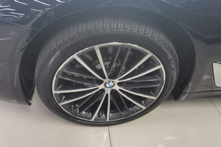 Used BMW 5 Series 2023 Restyled 530Li Leading Edition M Sport Package
