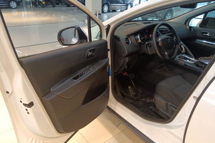 Used Peugeot 3008 2013 2.0L Automatic Classic Edition
