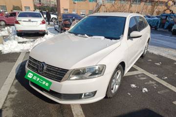 Used Volkswagen Gran Lavida 2013 1.6L Manual Fashion Model