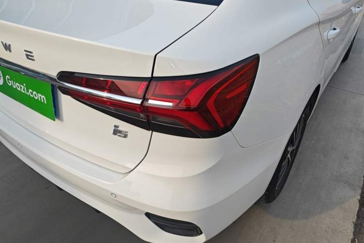 Used Roewe i5 2021 1.5L CVT Platinum Edition