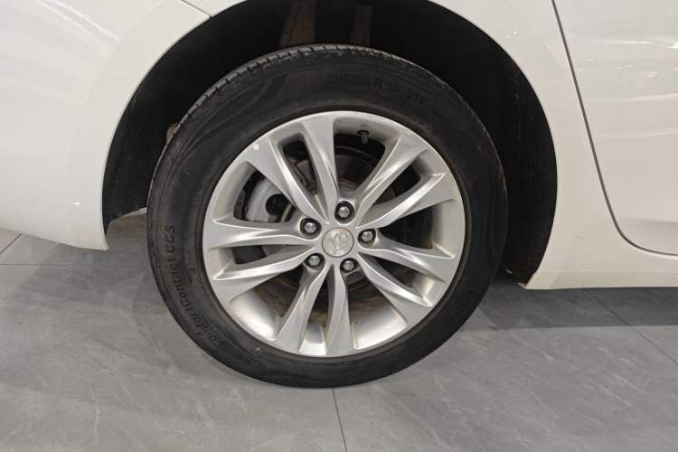 Used Buick Verano 2018 Sedan 20T Dual-Clutch Luxury Model
