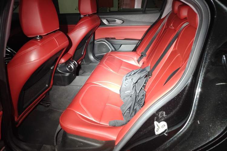 Used Alfa Romeo Giulia 2020 2.0T 280HP Track Edition Limited Release
