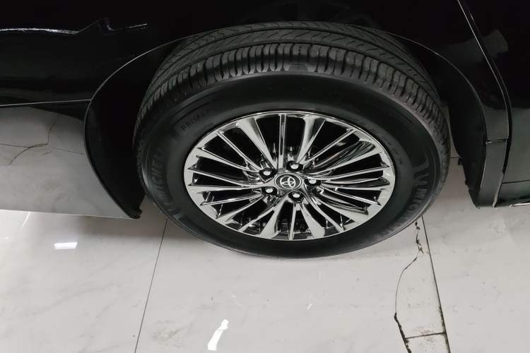 Used Toyota Alphard 2021 Dual-Motor 2.5L Premium Edition
