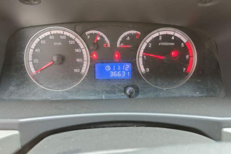 Used Foton Scenic G9 2017 2.4L Gasoline Commercial Version Long Wheelbase 9-Seater 4G69
