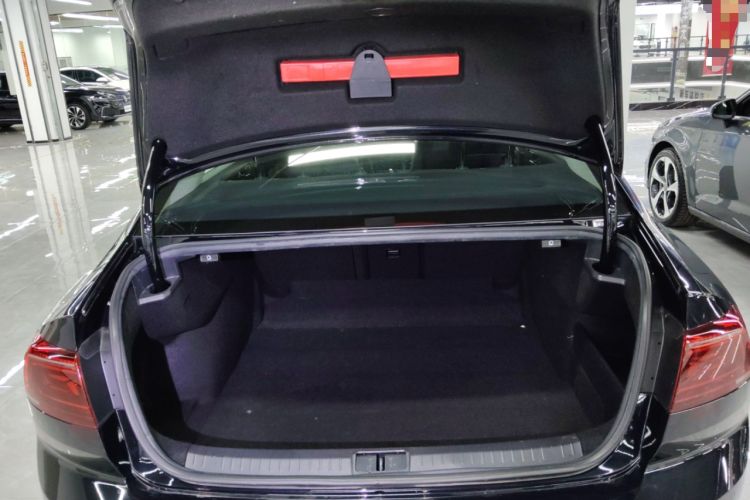 Used Volkswagen Magotan 2023 2 Million Units Limited Edition 330TSI DSG Leading Version
