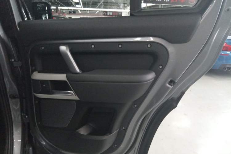 Used Land Rover Defender 2023 Facelift 110 3.0T P400 X-DYNAMIC HSE