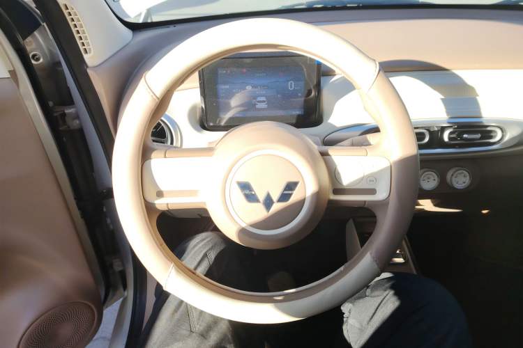 Used Wuling Hongguang MINIEV 2025 Four-Door Version Advanced Edition
