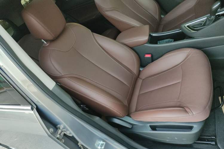 Used Buick GL6 2019 18T 5-Seater Connected Luxury Version China VI Standard
