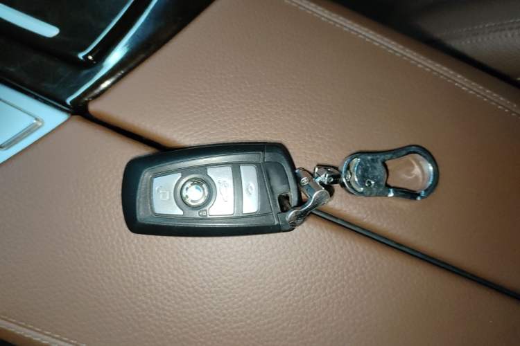 Used BMW 5 Series 2014 525Li Leading Model